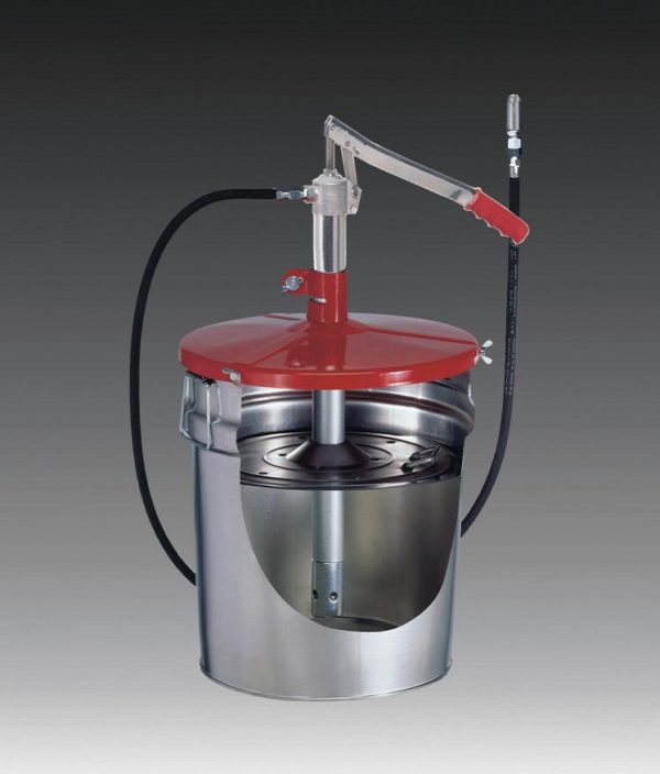 100585-High-Pressure-Lubricator-Bucket-Greaser-open